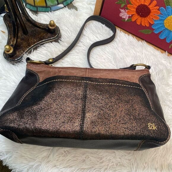 The Sak Women's Bronze Brown Metallic Leather Shoulder Bag - Picture 4 of 13